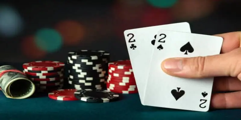 Chơi game đánh bài online có thể mang lại nhiều niềm vui